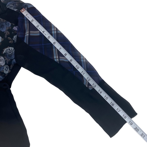 DIVIDED H&M Blue Floral Plaid Blouse Size 6 - Picture 10 of 10